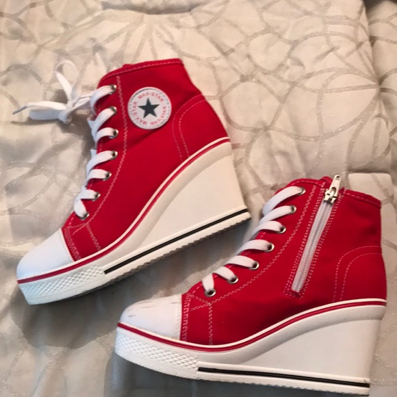 max star converse wedges